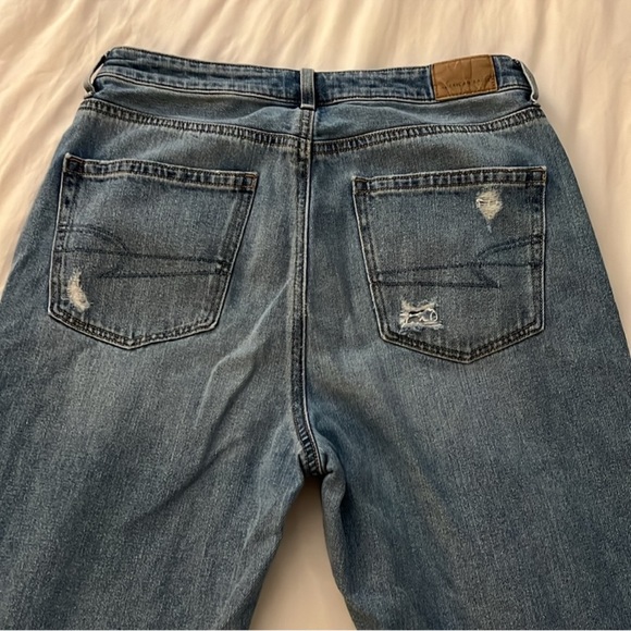 AEO disstressed comfort stretch waistband mom jeans - Picture 3 of 9